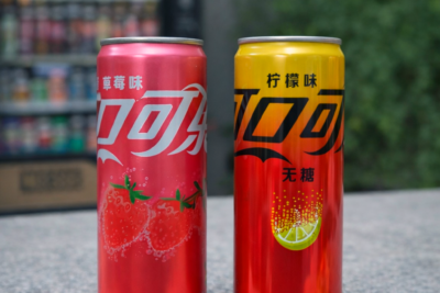 Напитка КОКА-КОЛА Китай Ягода / Лимон 330мл